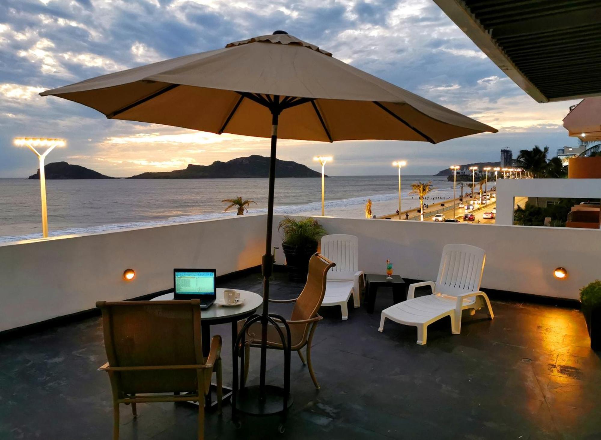 Coral Island Beach View Hotel Mazatlán Exterior foto